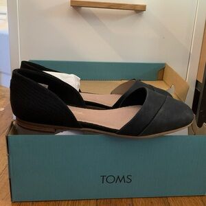 Tom’s Jutti D’orsay flat
